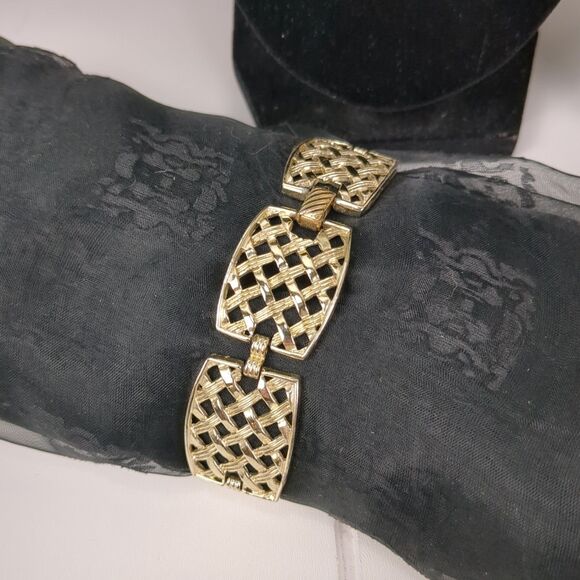 Vintage Sarah Coventry Signed Necklace Bracelet Earrings Set 1960s Basket Weave - Picture 4 of 11